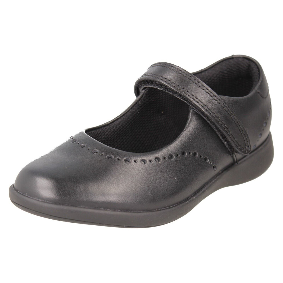 (Black, UK 13.5 Child) Girls Clarks Formal/School Shoes Etch Craft - F Fit