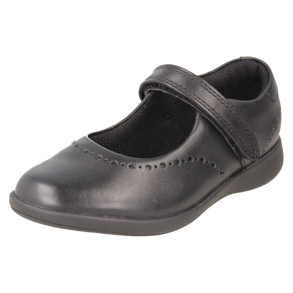 (Black, UK 1.5 Child) Girls Clarks Formal/School Shoes Etch Craft - F Fit