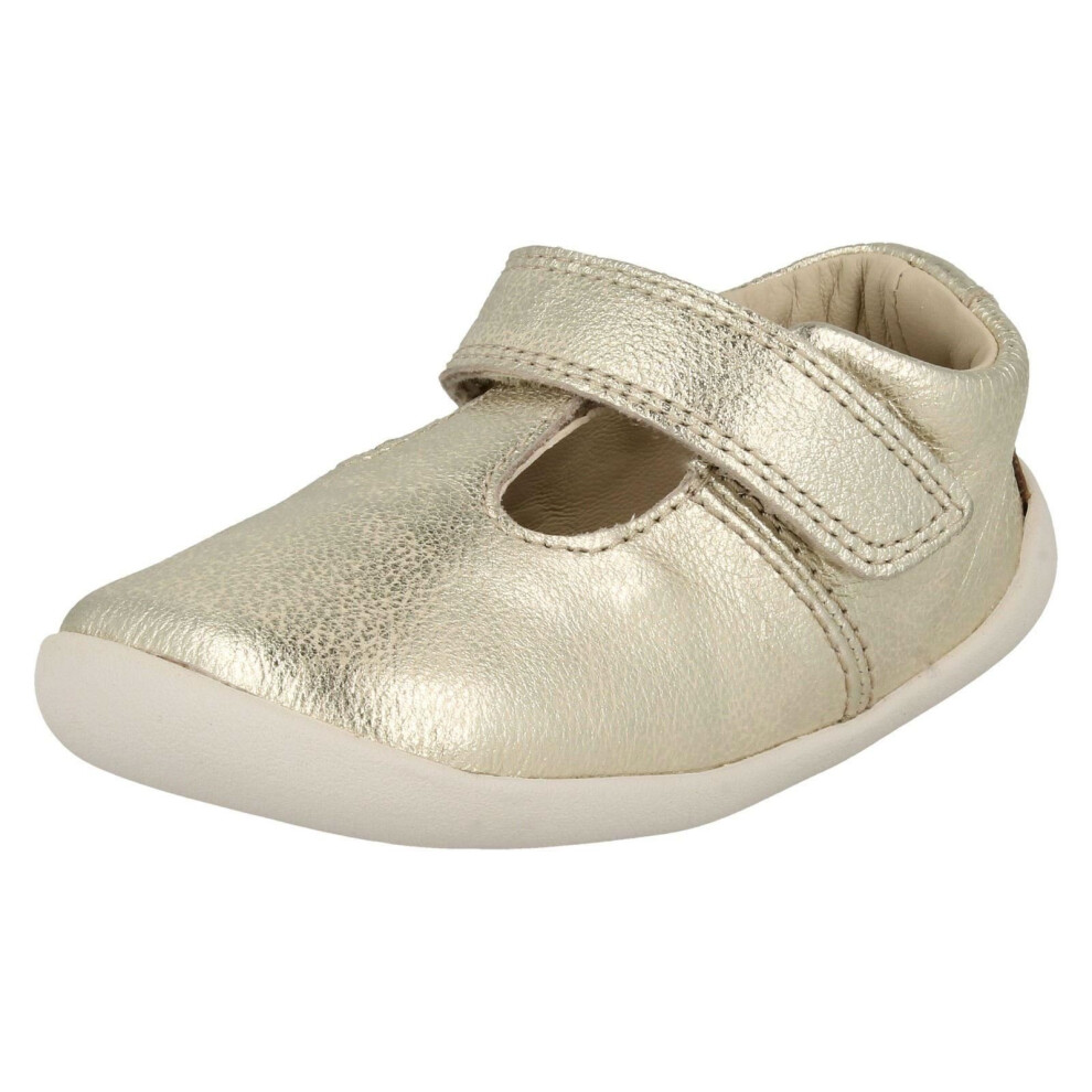 (Gold, UK 2 Infant) Girls Clarks T-Bar First Shoes Roamer Go - G Fit