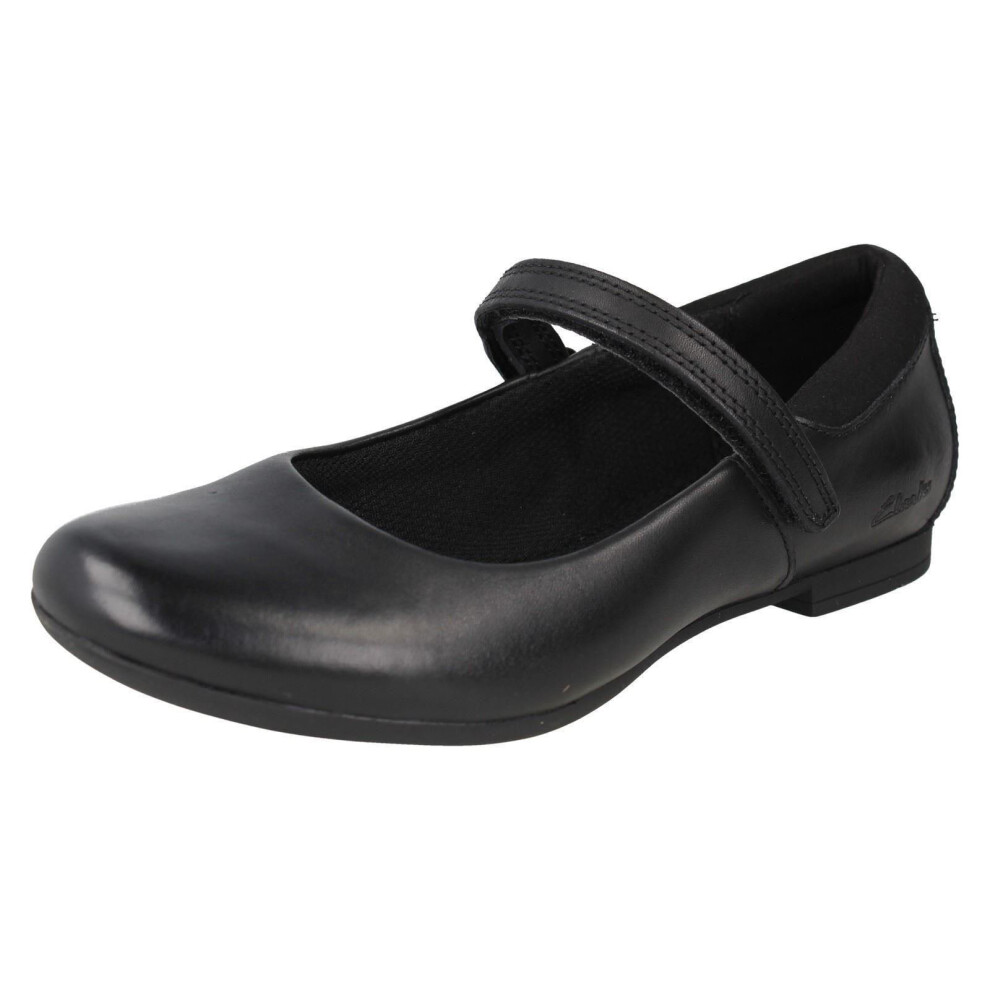 Clarks (Black, Uk 13.5 Child) Girls Formal School Shoes Scala Dawn - G Fit