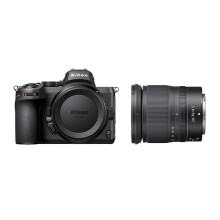 Nikon Z5 spegellös digitalkamera med 24–70 mm-objektiv