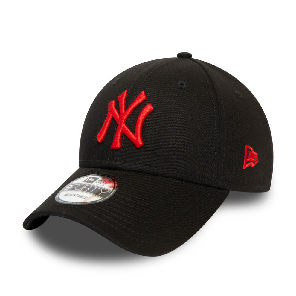 New Era League Essential 9Forty Cap ~ New York Yankees Red