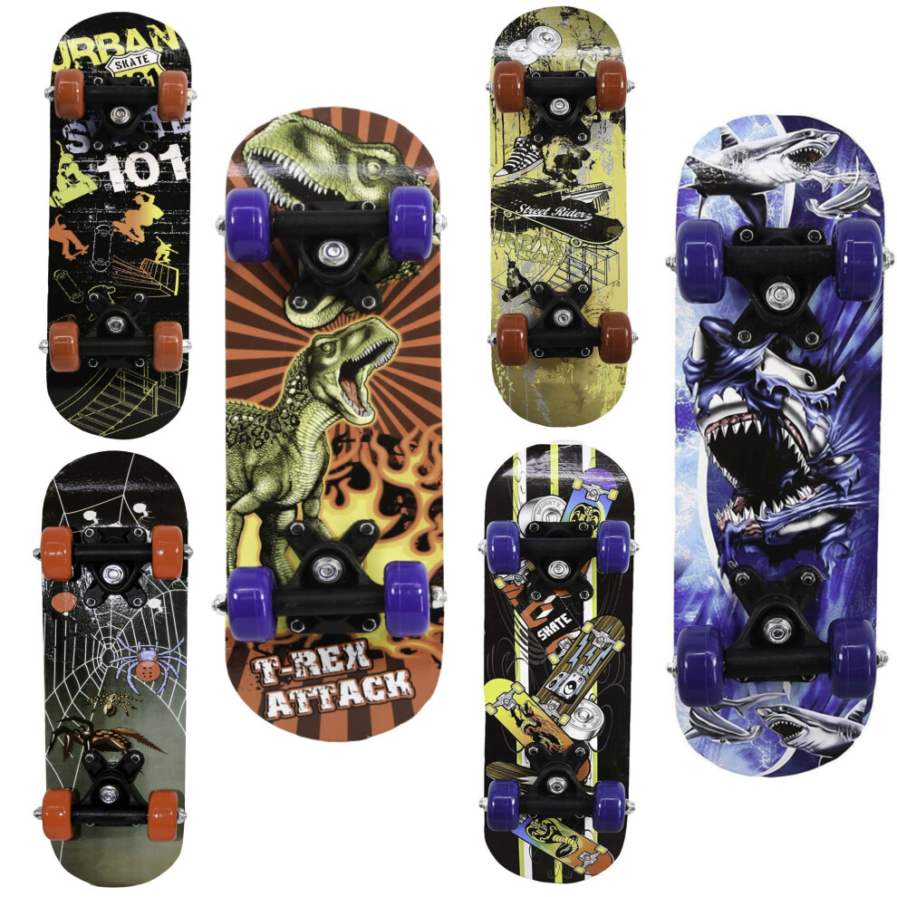 GEEZY 17" Complete Skateboard Kids Mini Skateboard Sharks Graffiti Outdoor Skate Board