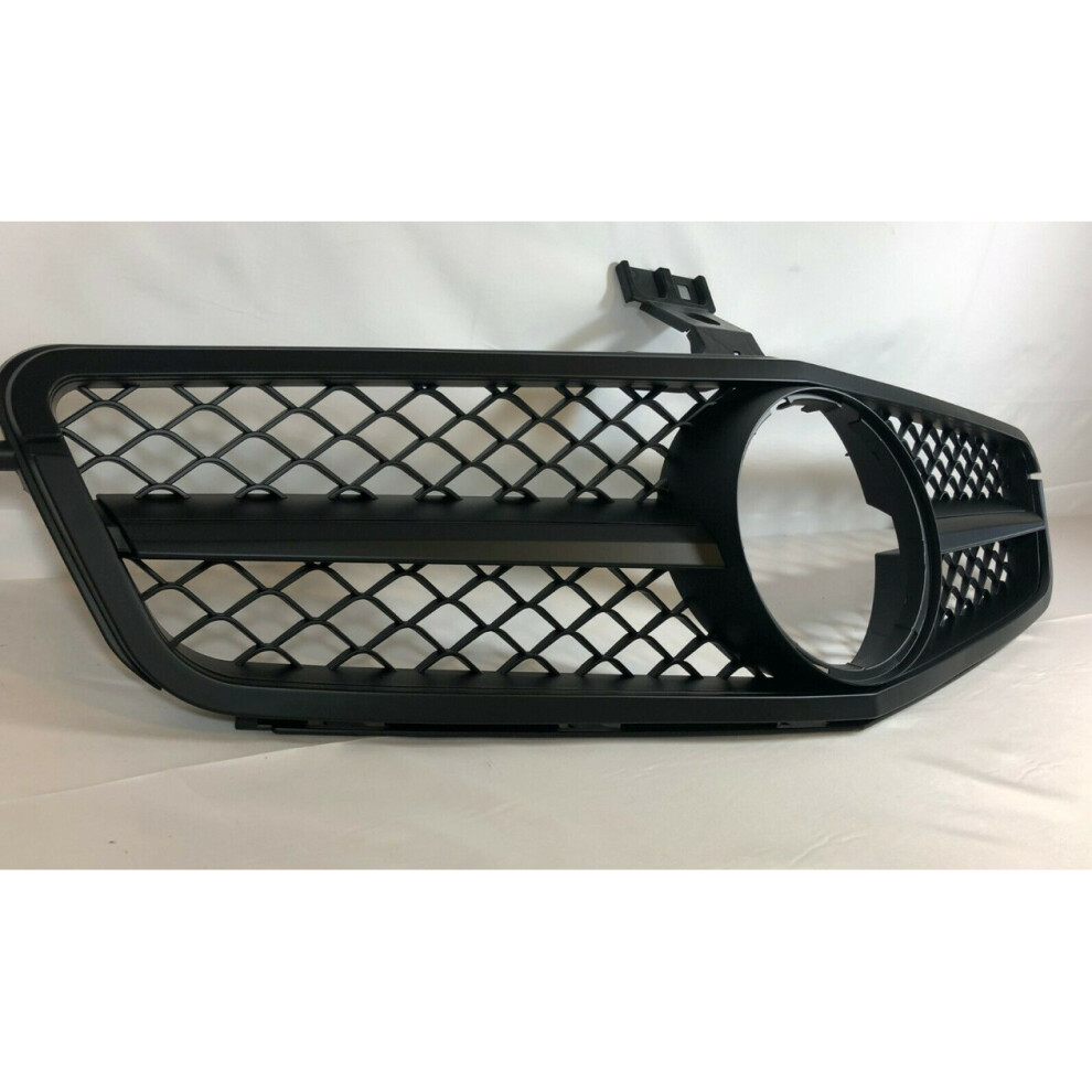 Mercedes C Class W204 2007-14 Grille - Amg Matt Mesh Single Fin Grille (2007-2014) Black 5060468074659