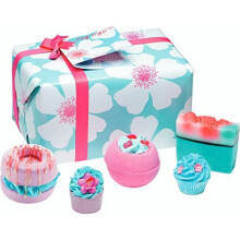 Bomb Cosmetics Sky High Handmade Wrapped Bath and Body Gift Pack, Contains 5-Piece, 380 g