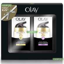 Σετ δώρου Olay Total Effects 7in1 Moisturiser, 37ml