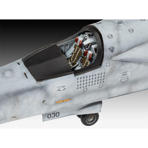 Revell Revell 04974 EF-111A "Raven" 1:72 Plastic Model Kit 2
