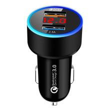 Cargador de coche con dos puertos USB, pantalla LCD y enchufe de encendedor