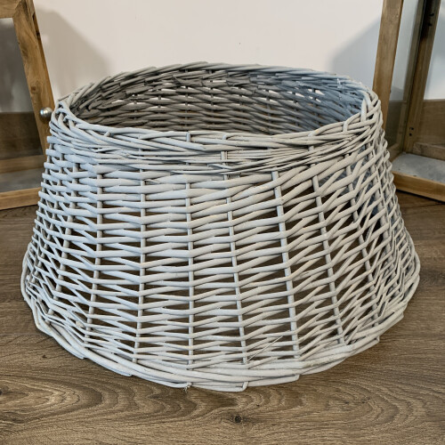 Samuel Alexander 40/58cm Samuel Alexander Deluxe Wicker Willow Christmas Tree Skirt - Medium Light Grey