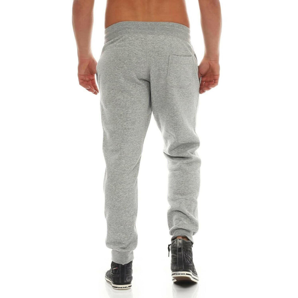 Nike joggers hotsell and sweatshirt