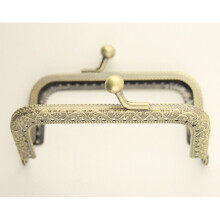 Antique Brass Tone Engraved Flowers Coin Purse Frame with Kiss Clasp Lock Handle - 85 x 45 mm
