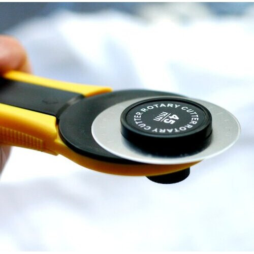 HAND 45MM ROTARY CUTTER + 45MM BLADE 2