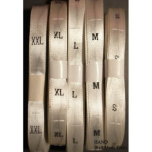 A Roll of Fold Woven Size Label Tabs White, 500pcs (L)