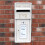 Hvit Royal Mail-postkasse 3