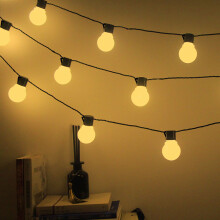 (Milky Warm White) Outdoor Solar-Powered 20-Bulb Retro String Lights