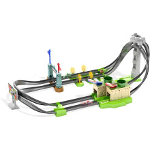 Hot Wheels GHK15 Mario Kart Circuit Track Playset with 1:64 Die-Cast Mario