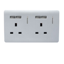 Trendi 2 Gang Modern Glossy 13 Amp 4 x 2.1mA USB Plug Socket Silver