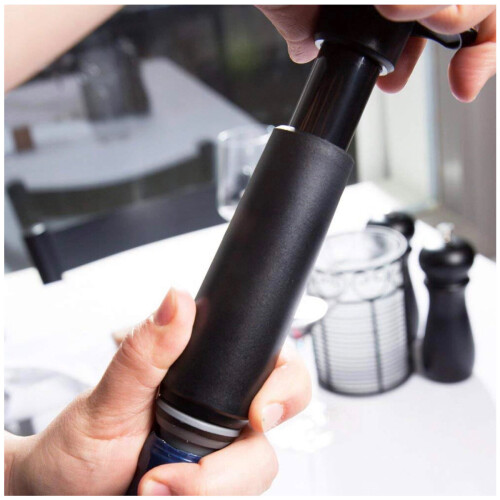 Vacu Vin Wine Saver Pump and 2 Stoppers Black 2