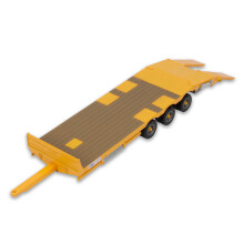 Britains 43254 Kane Low Loader Yellow 1:32 Diecast Farm Vehicle - Low-Profile Beavertail, Indoor & Outdoor Play