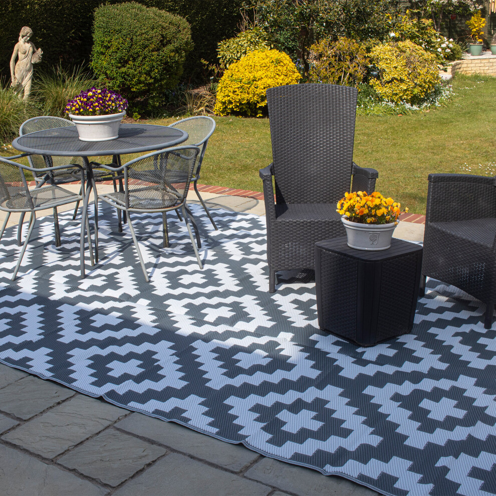 Valiant (9Ft X 6Ft (2.7M X 1.8M)) Grey Geometric Outdoor Rug