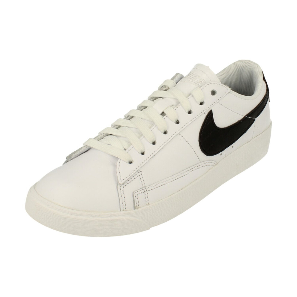 (4) Nike Womens Blazer Low Trainers Bq0033 Sneakers Shoes