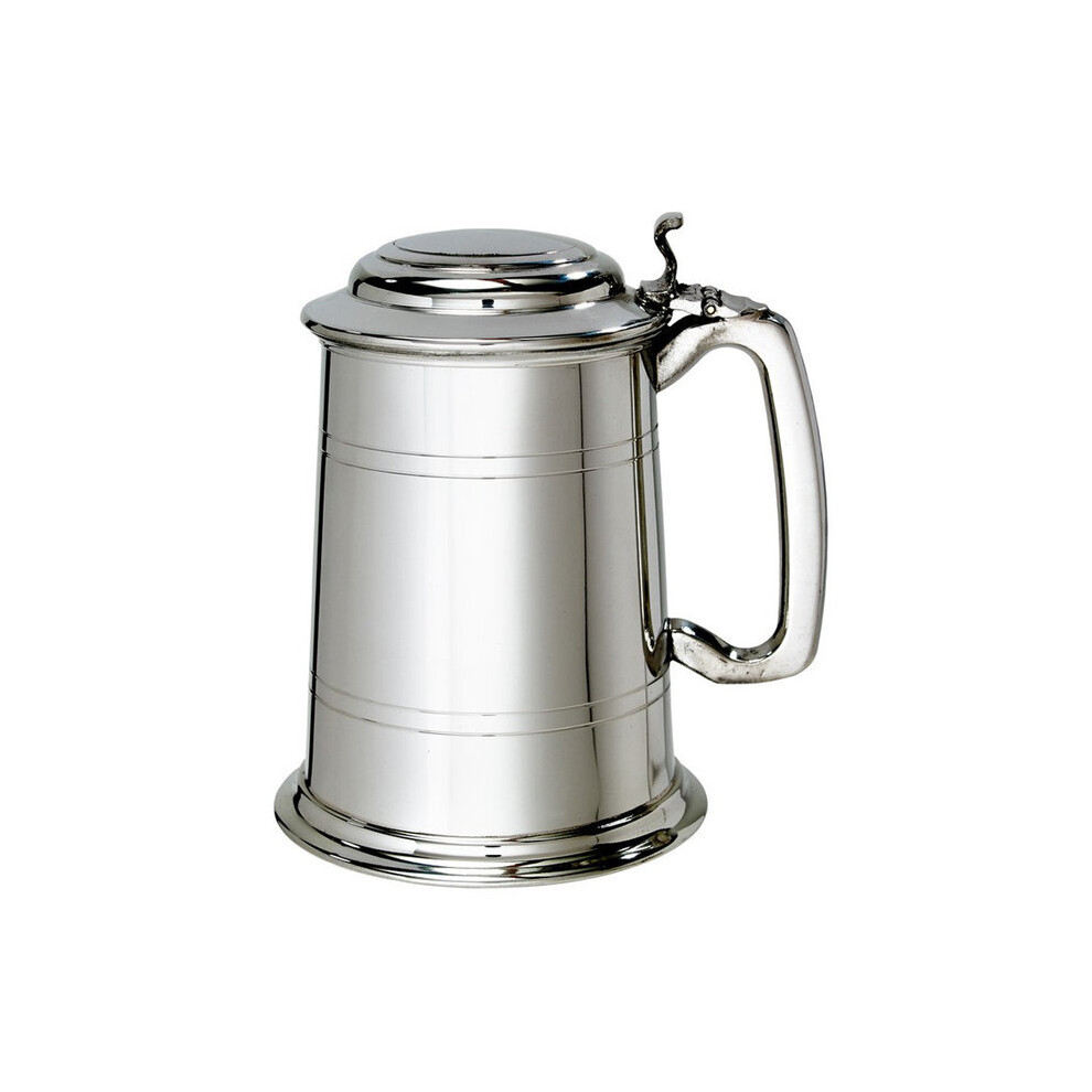 Lidded one pint pewter tankard