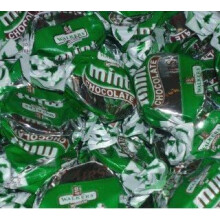 Walkers Mint Toffees (Chocolate Centre) 500 gram bag (1/2 kilo) by Walkers