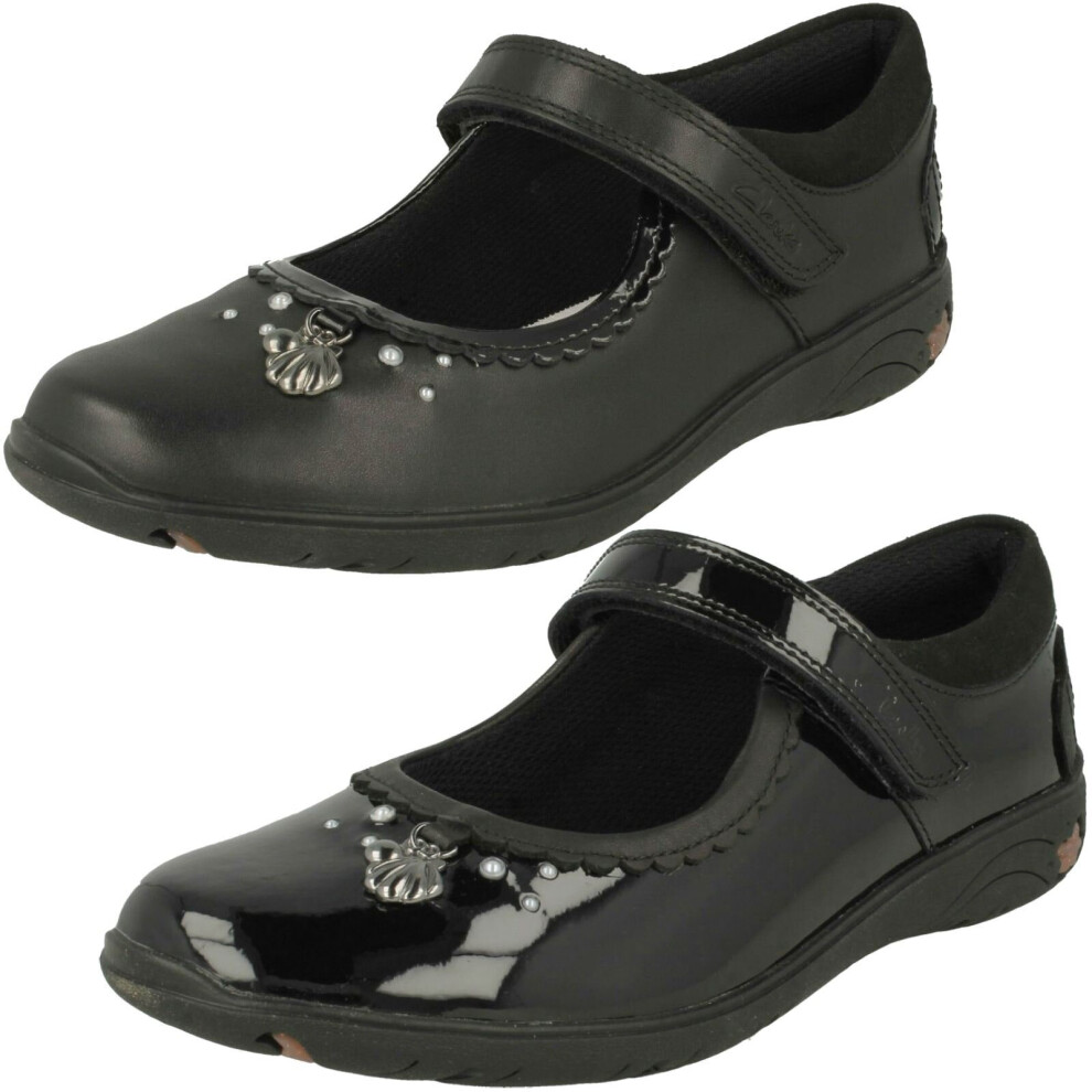 (Black, UK 1.5 Child) Girls Clarks Shell Detailed School Shoes Sea Shimmer K