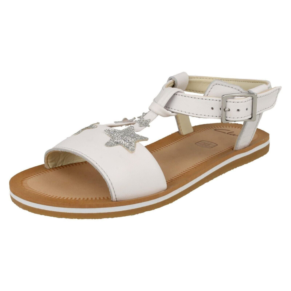 (White, UK 2.5 Child) Girls Clarks Star Detailed Sandals Finch Summer K