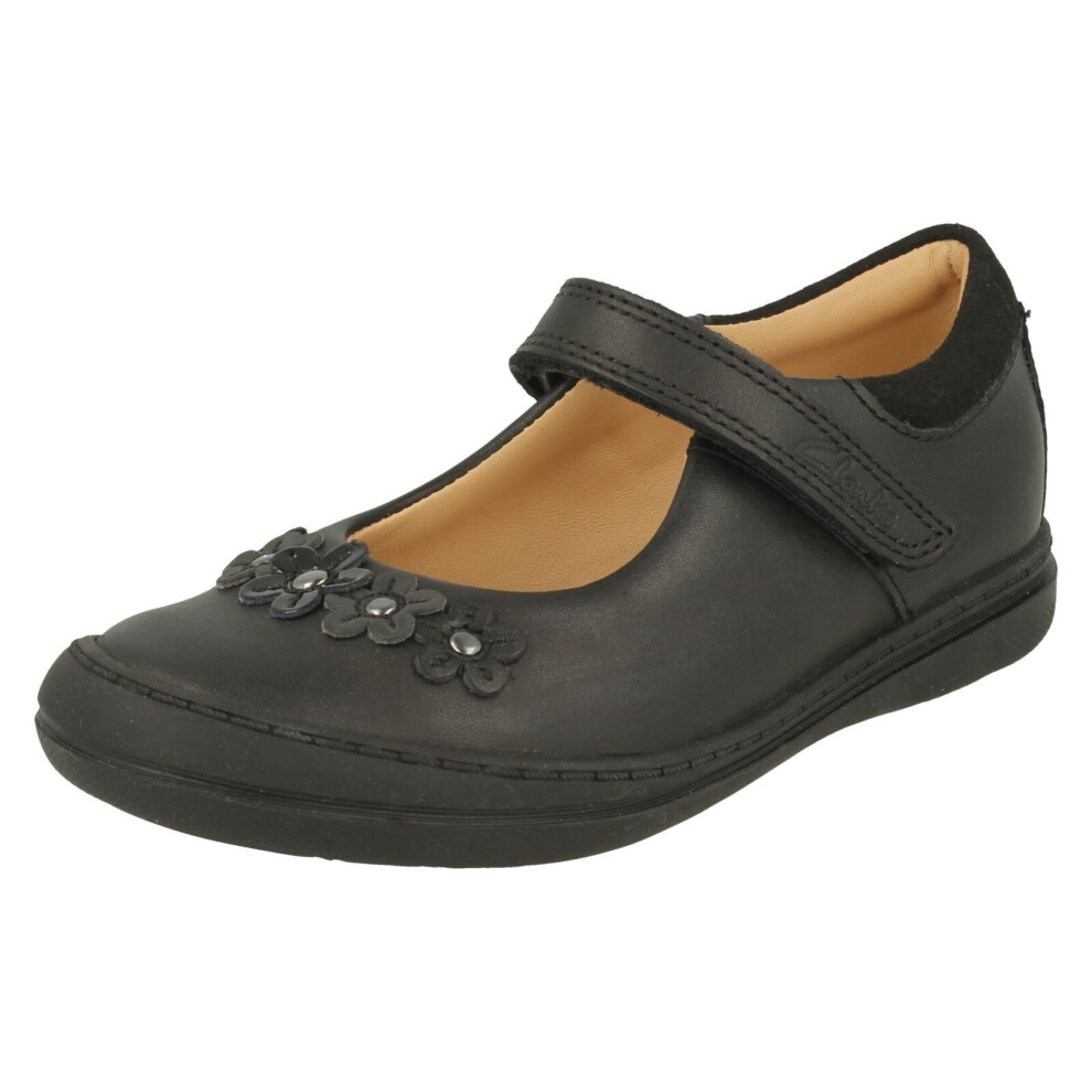 Clarks (Black, Uk 7.5 Infant) Girls Flower Detailed School Shoes Scooter Jump