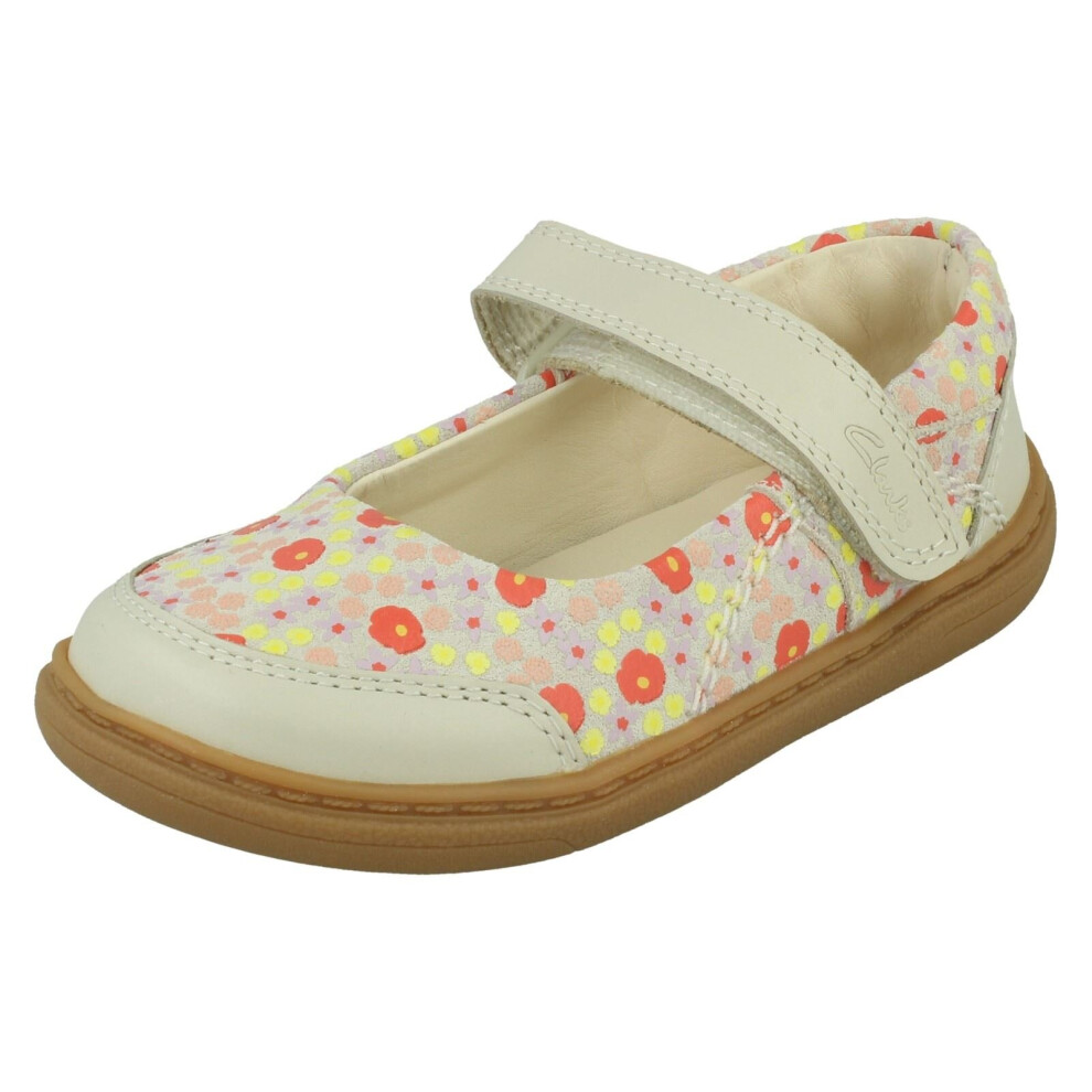 (Ivory, UK 9 Child) Girls Clarks Mary Jane Shoes Flash Stripe