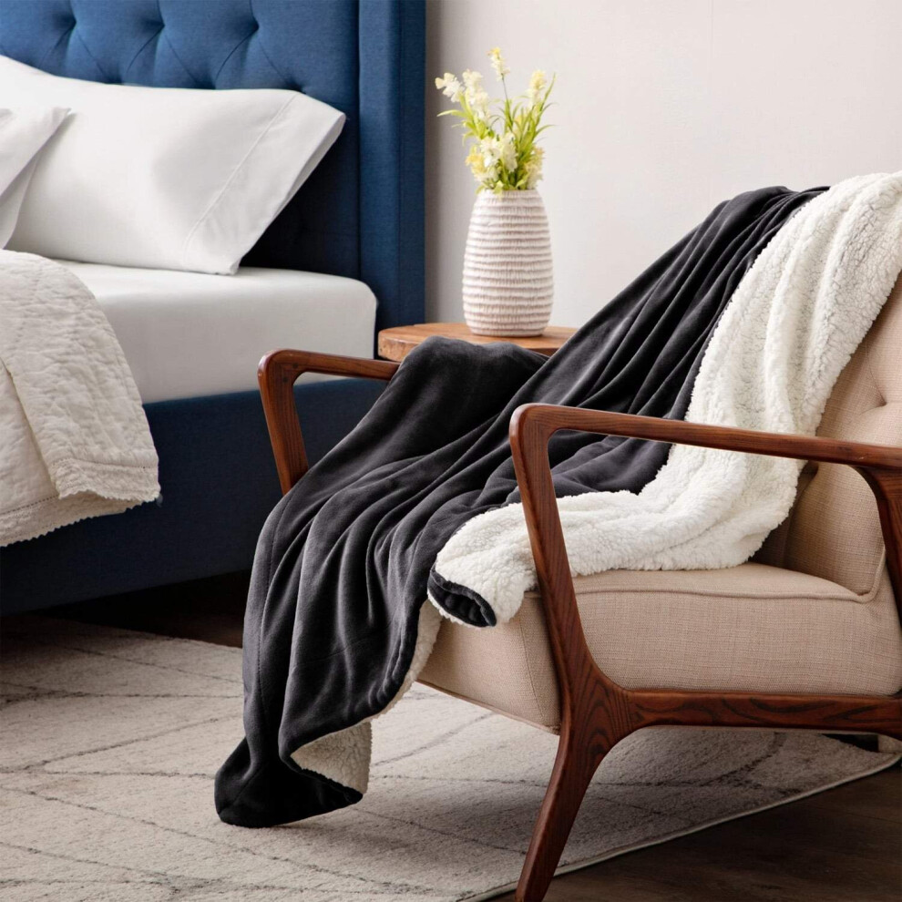 (Black, Medium - 150 x 200 cm) Sherpa Fleece Blanket Bed Throws For Sofas Soft Fluffy Thick Blanket Reversible Microfiber Throw Single Double King