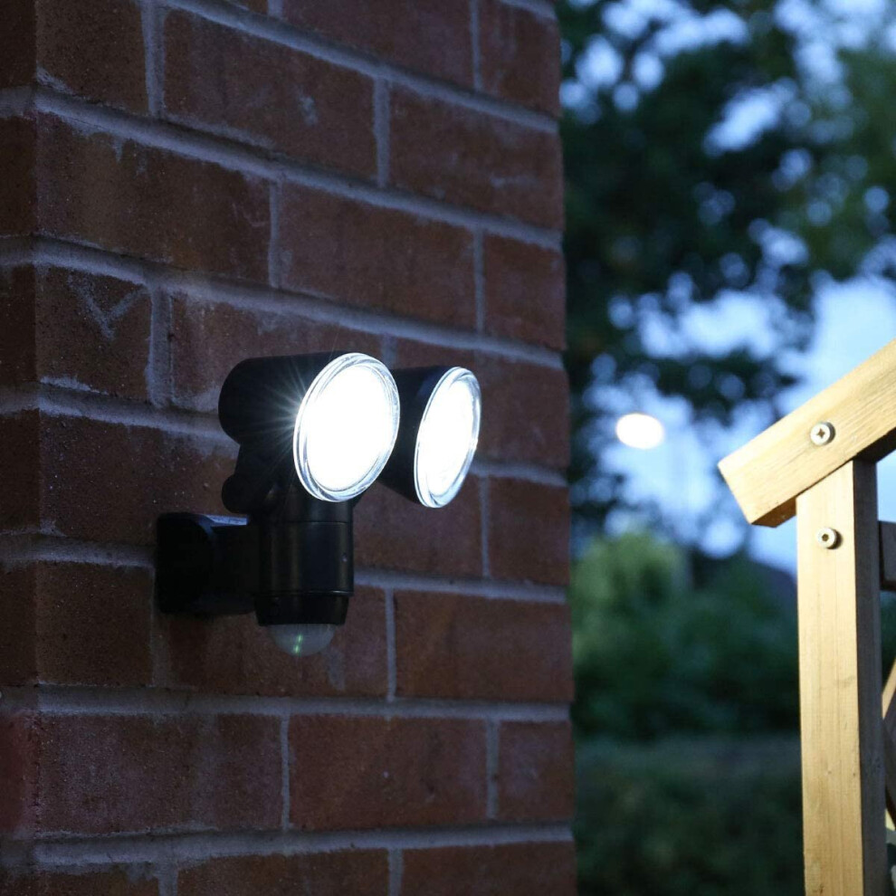 Outdoor Security Wall Light - Battery Operated - PIR Motion Sensor - 350 Lumen LED Floodlight (Twin)