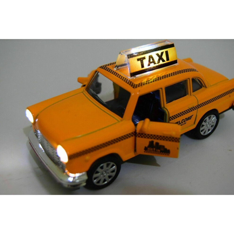 American New York Taxi Cab Diecast 1/36 Car Musicial Lights