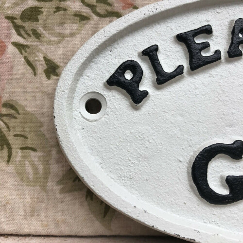White Cast Iron Please Close The Gate Sign 2