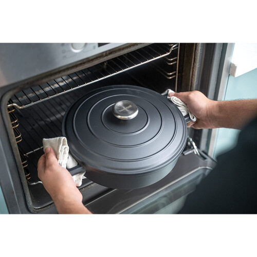 Non-Stick Shallow Casserole Pot with Lid 2