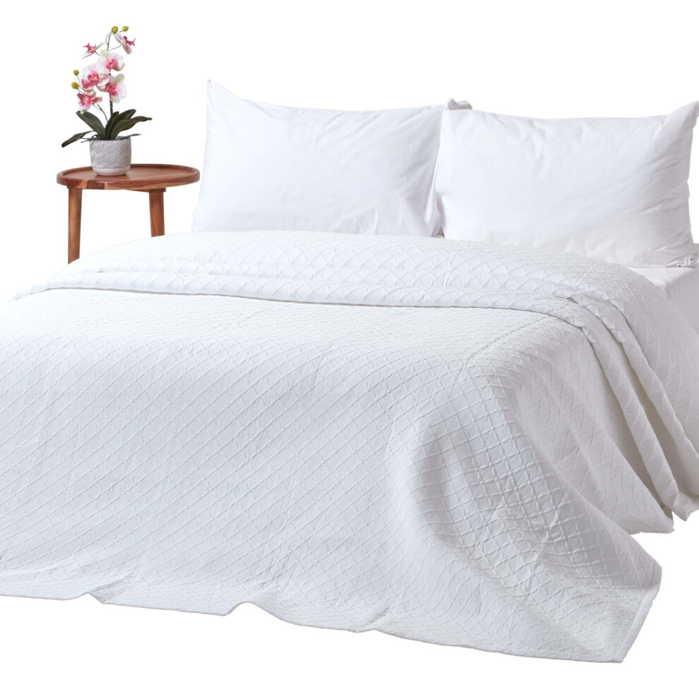 Homescapes (, 260 X 260 Cm) Cotton Contemporary Diamond Pattern Matelassé Bedspread White