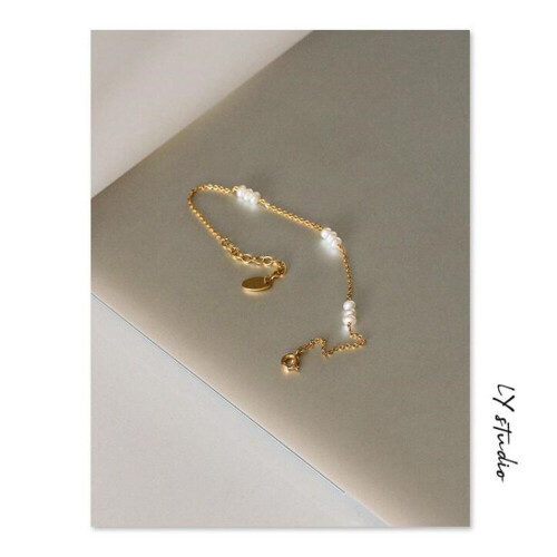 Classic Pearl Simple Temperament Hand Ornaments 1