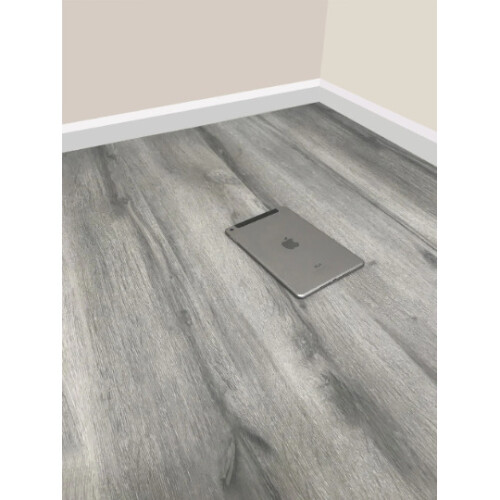 Royale 8mm Grey Oak Effect Laminate Flooring - 1.2m2 Pack Size - Click System