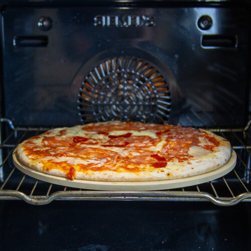 Blackmoor 3-Piece Pizza Set | Pizza Stone, Serving Board & Cutter 2