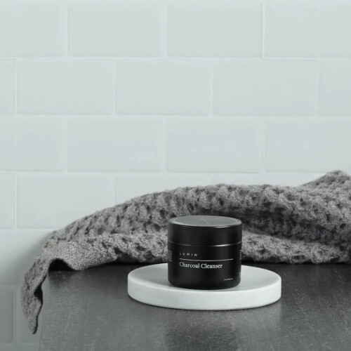Lumin Charcoal Cleanser 2