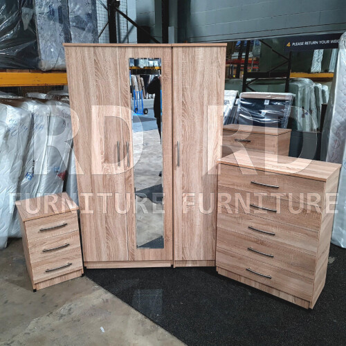 RD Furniture Ready assembled Classic 3 Door Mirrored Wardrobe Oak 1