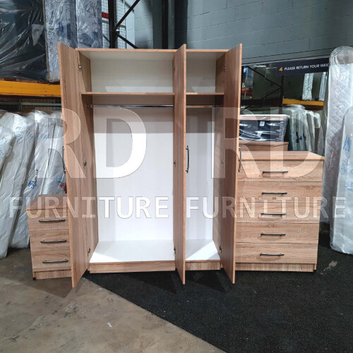RD Furniture Ready assembled Classic 3 Door Mirrored Wardrobe Oak 2