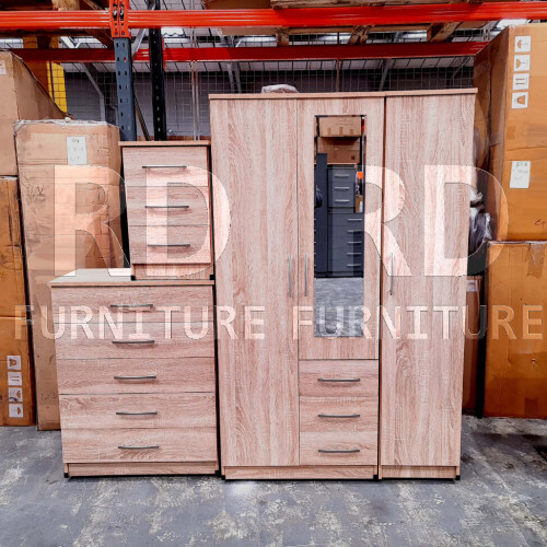RD Furniture Ready assembled Classic 3 Door 3 Drawer Combi Mirrored Wardrobe Oak 1