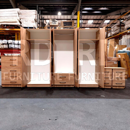 RD Furniture Ready assembled Classic 6 Door Mirrored Wardrobe Oak 2