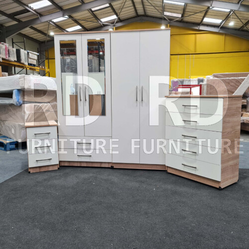 RD Furniture Ready assembled Classic 4 Door 2 Drawer Mirrored Wardrobe Oak And White 2