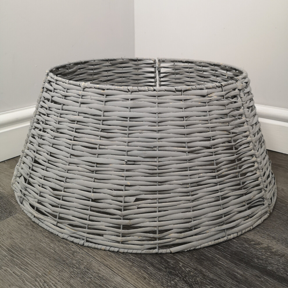 Large Samuel Alexander Christmas Tree Skirt - Light Grey | Wicker Effect Tree Skirt-image-OPC-P8NFYKB-NEW