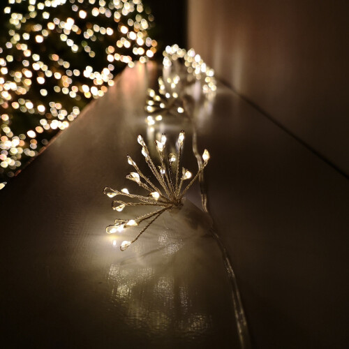 Premier 200 LED 10 Starburst  Premier Christmas Multi Function Battery Timer Lights in Warm White