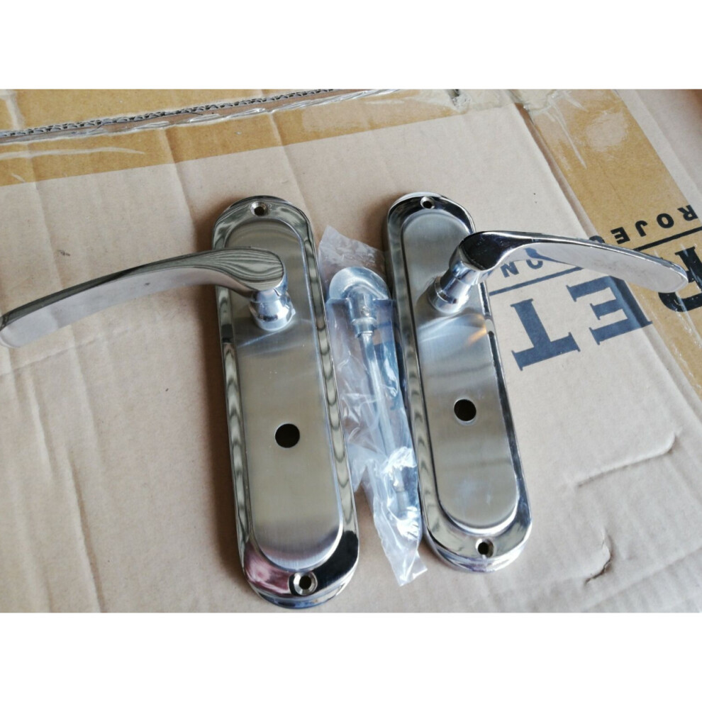 Toulouse Backplate Lever Wc Pair Sn/Pc Door Knob Satin Nickel Effect 7421122763704