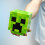Le Creeper 3D de Minecraft éclaire le cube pixellisé BDP et émet un son de Creeper 4